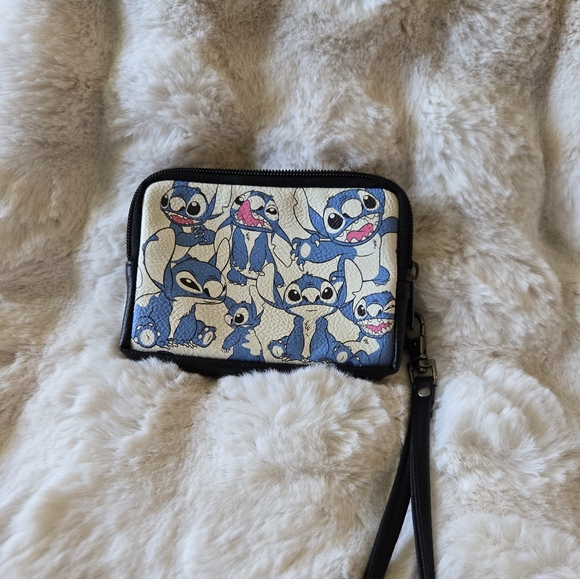 NWOT Retro Hot Topic Disney's Stitch Single Pocket coin purse - Picture 2 of 3